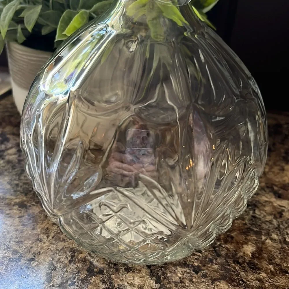Lucky Star Enterprise & CO glass decanter